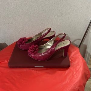 Fushia Karen Scott sling back peep toe pumps (used)